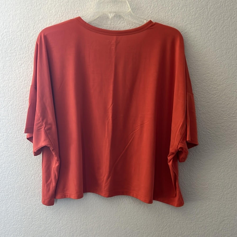 Women's Old Navy Active Top - Picture 2 of 5